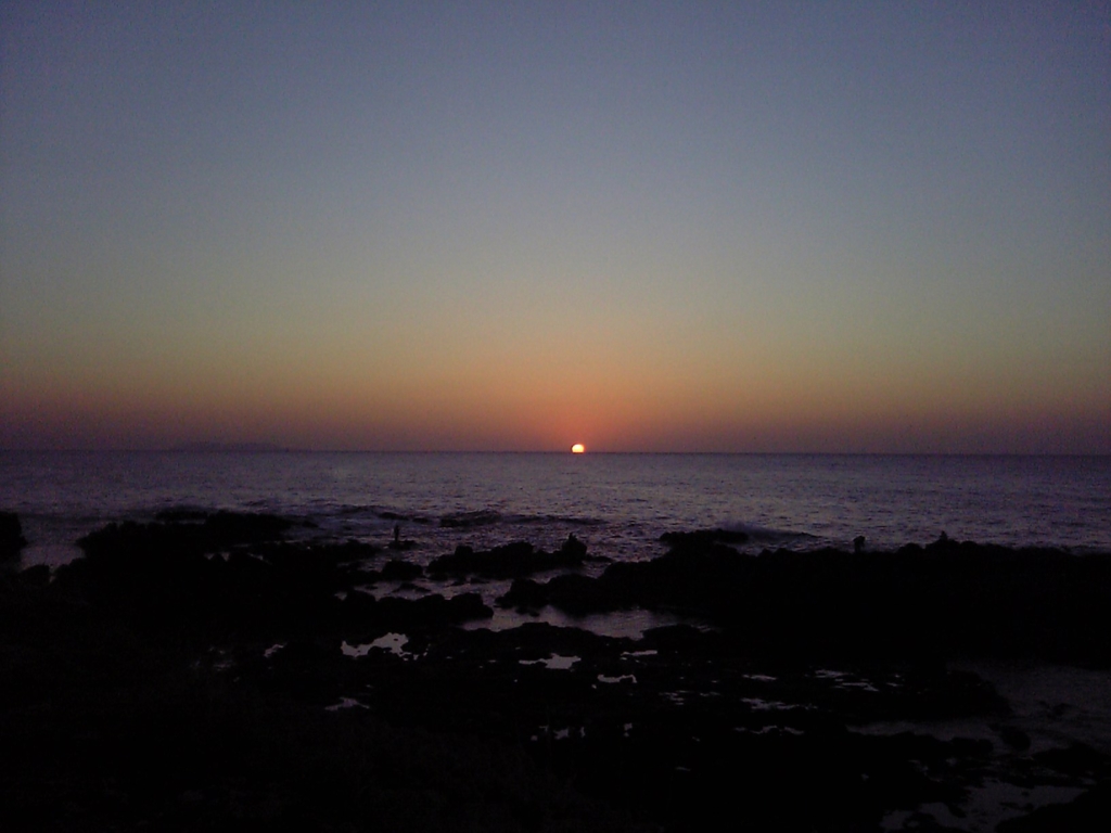 鶴岡 庄内浜｜日本海の夕日、雲が無く水平線に日が沈むのを見るのはなかなか無い
